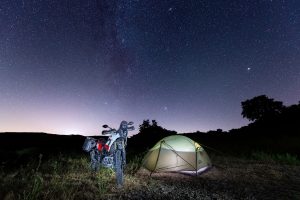 Mehr über den Artikel erfahren Motorrad-Zelt: welches Zelt für die Motorradtour?
