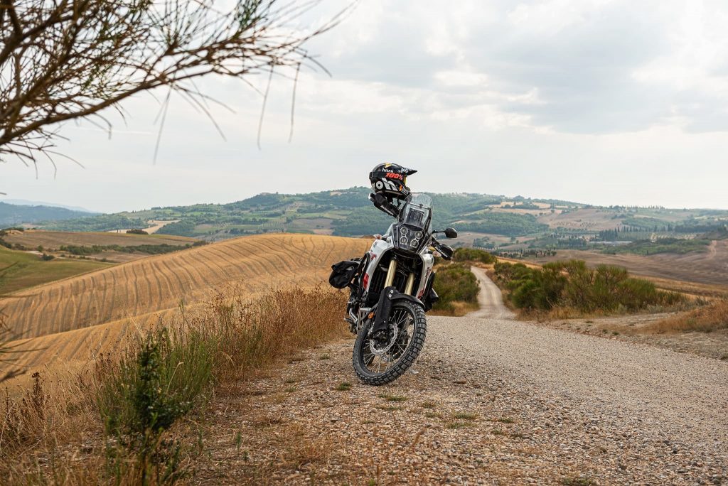Mit der Reiseenduro im Orciatal.