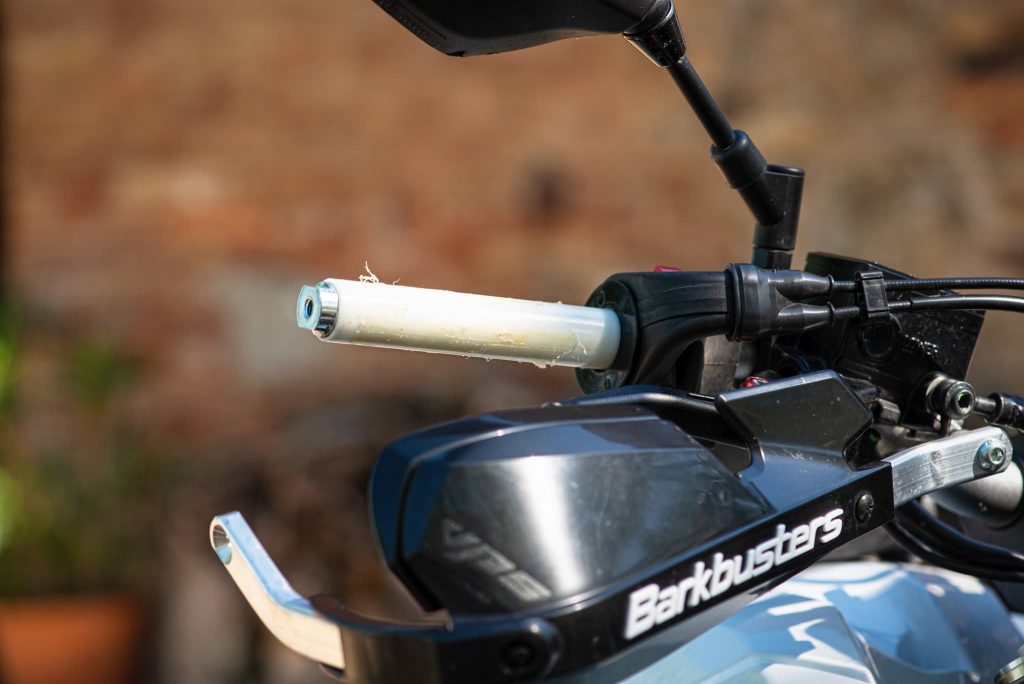 Gasgriffdrehhülse der YAMAHA Ténéré 700.