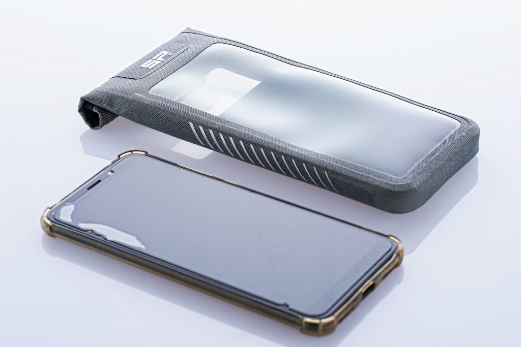 Xiaomi Handy und SP Connect Handytasche.