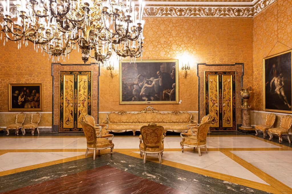 Gelber Salon im Königspalast Neapel.