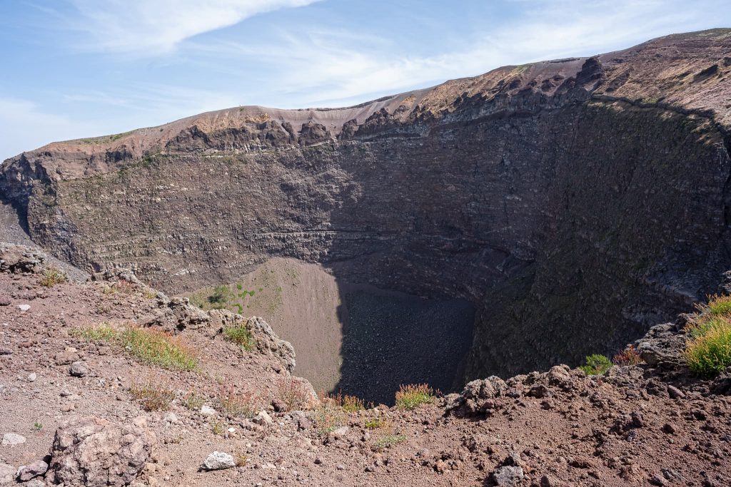 Blick in den Krater des Vesuv, Juli 2021