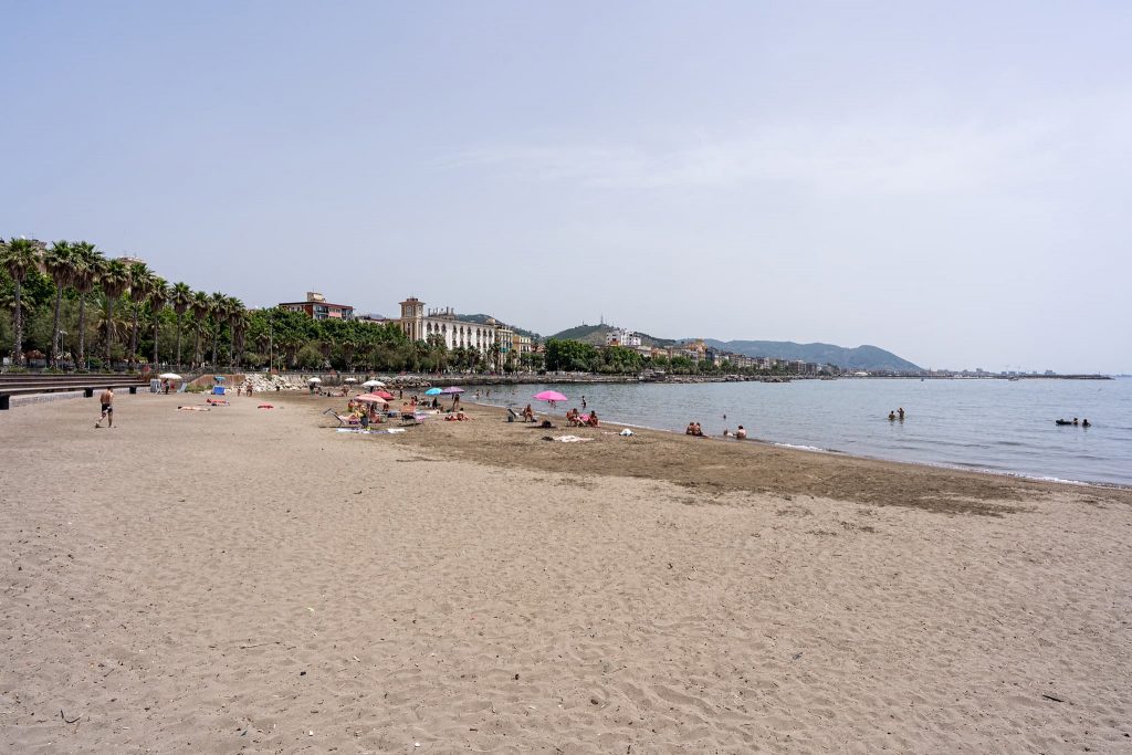 Strand von Salerno.