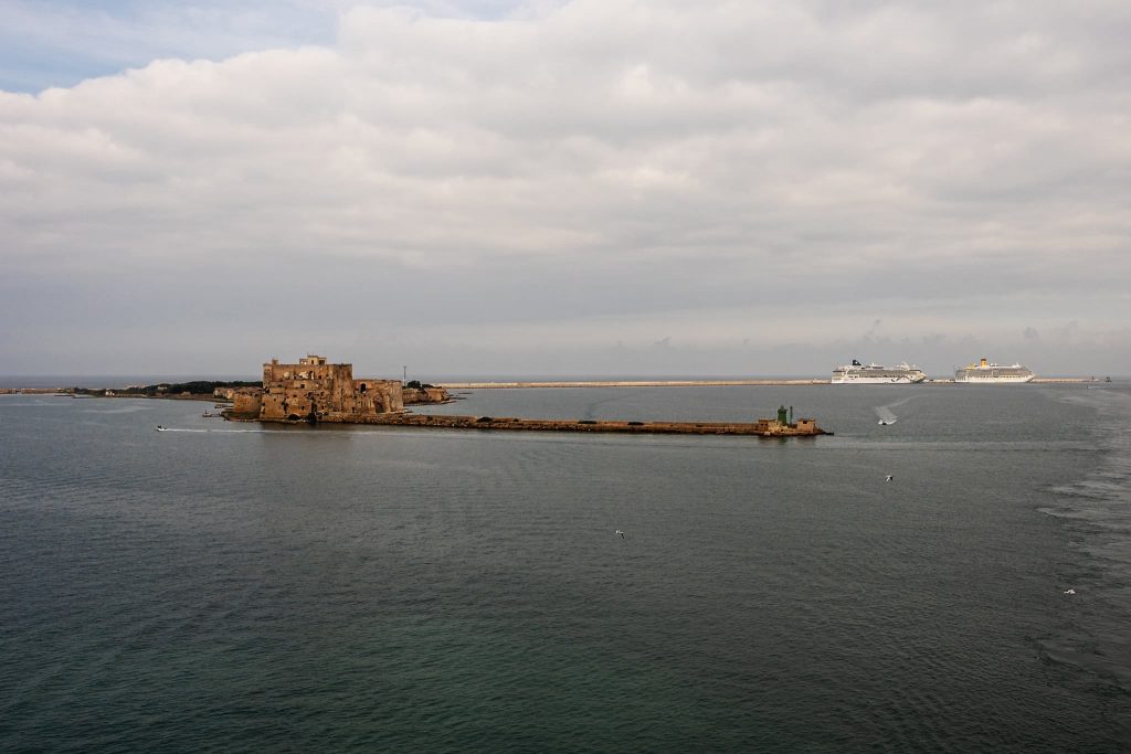Hafeneinfahrt von Brindisi.