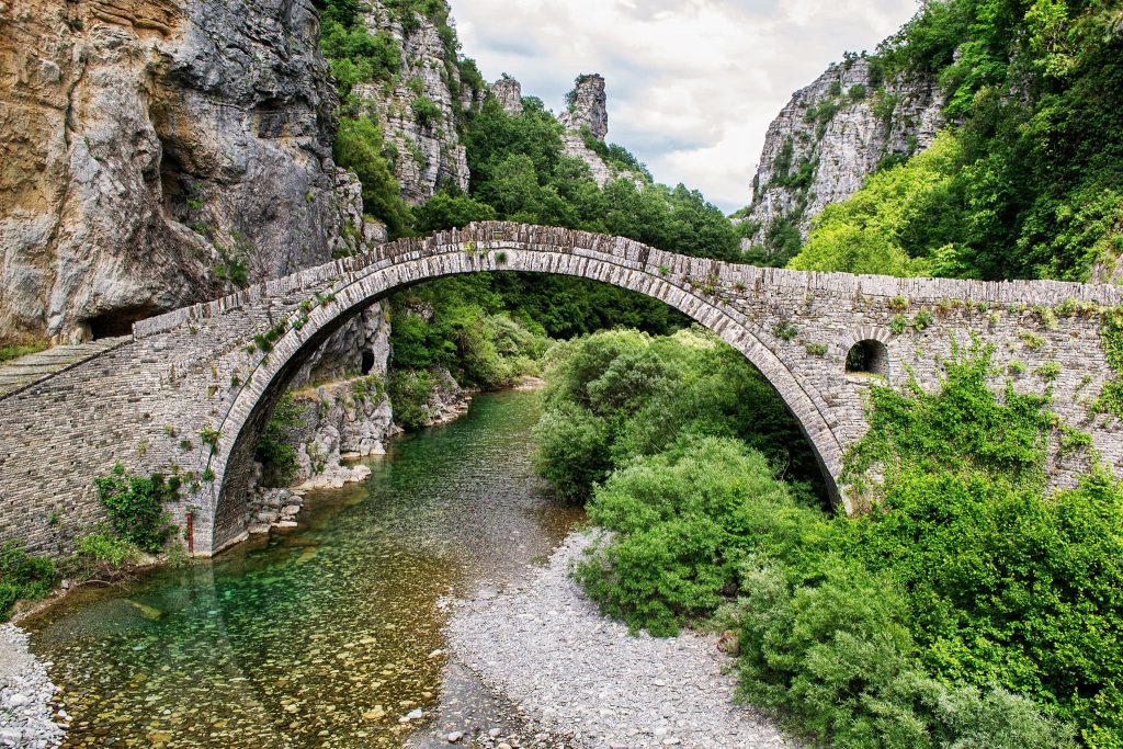 Nationalpark Vikos-Aoos Steinbrücke.