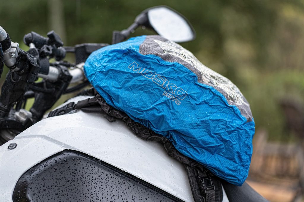 Mosko Moto Nomad mit Regenhaube.