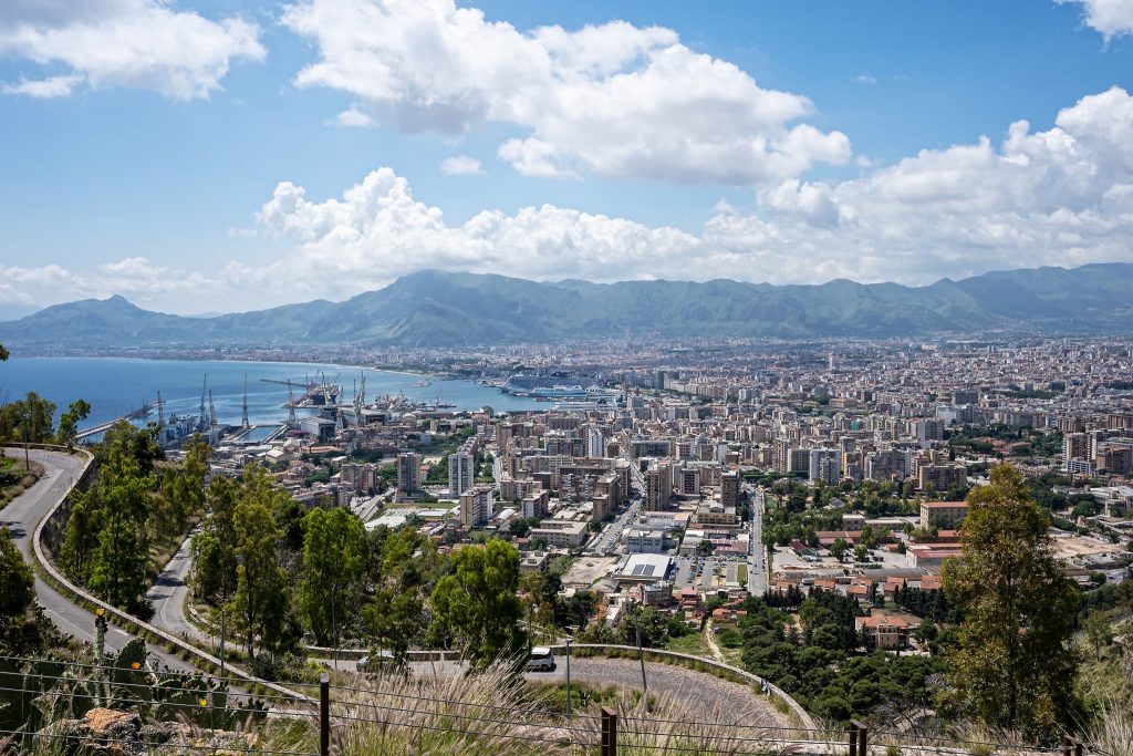 Blick vom Monte Pellegrino über Palermo und den Hafen.