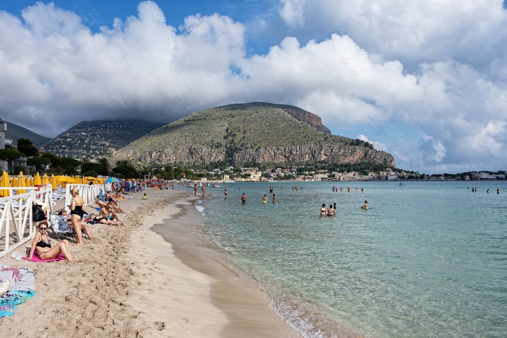 Spiaggia di Mondello: Hausstrand von Palermo.
